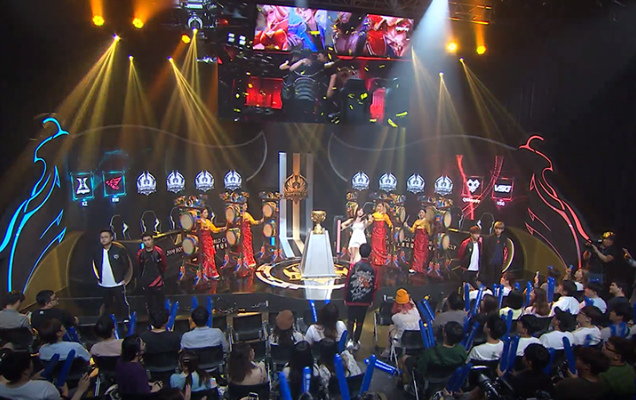 输出空间受 输出空间受