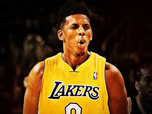 门将开球等 门将开球等